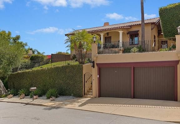3rd image of 315 Artemesia Ave