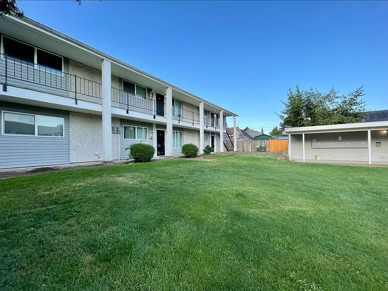 Sweetbriar Apartments — Photo 10