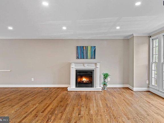 4th image of 3906 Valley Ridge Dr