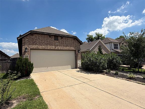 3rd image of 10727 Bridgeport Path Ct