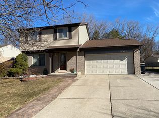 565 Buckingham Rd, Canton, MI 48188