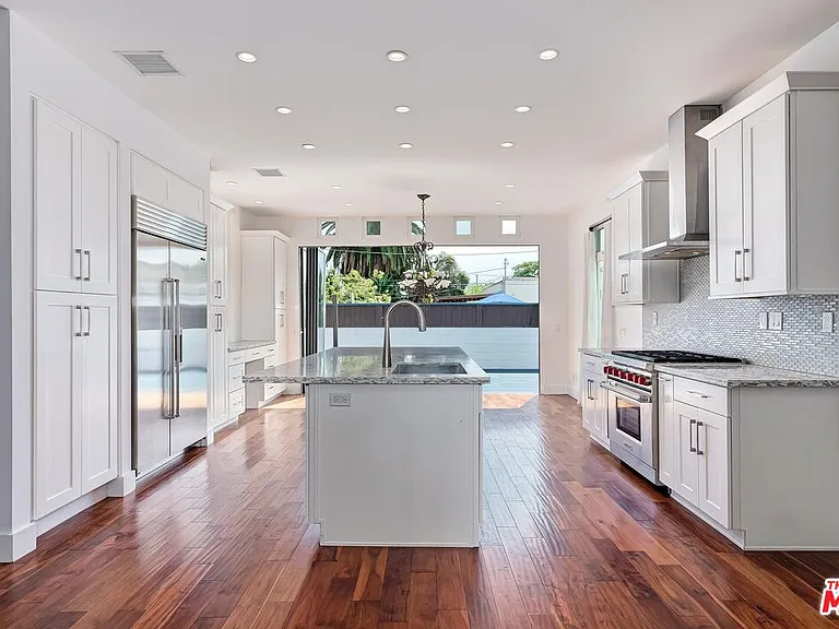 7270 Waring Ave — Photo 8