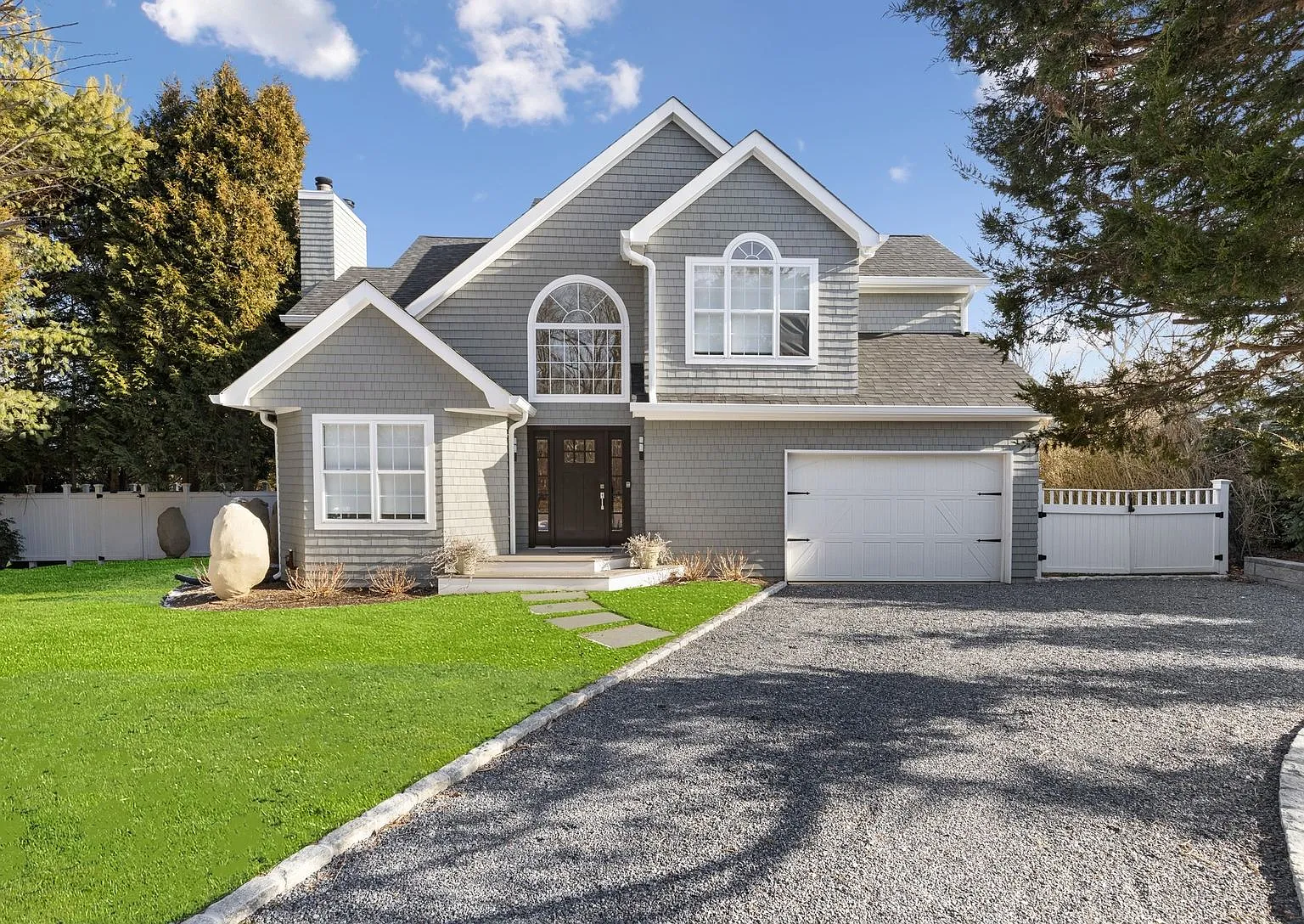Bridgehampton Home close to everything! — Photo 1