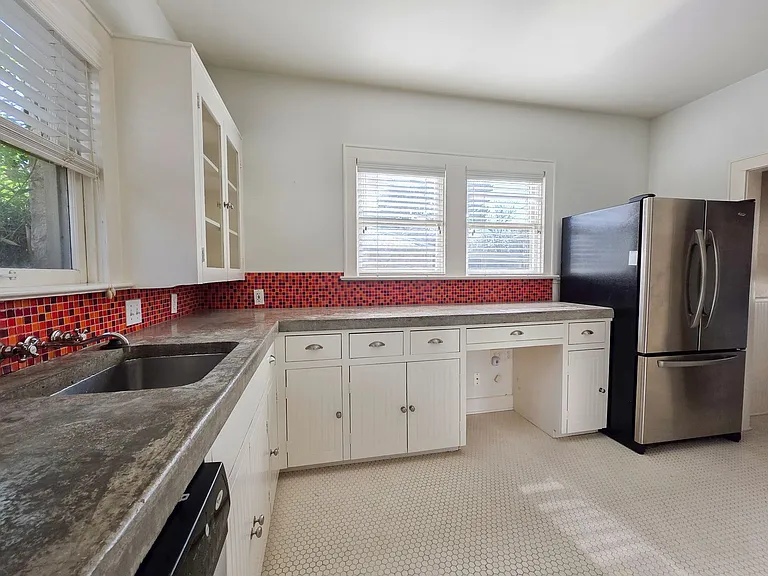 3901 Red River St — Photo 25