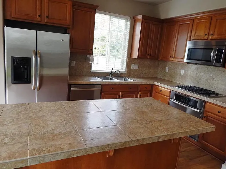 6344 NE Meadowgate Ct — Photo 7
