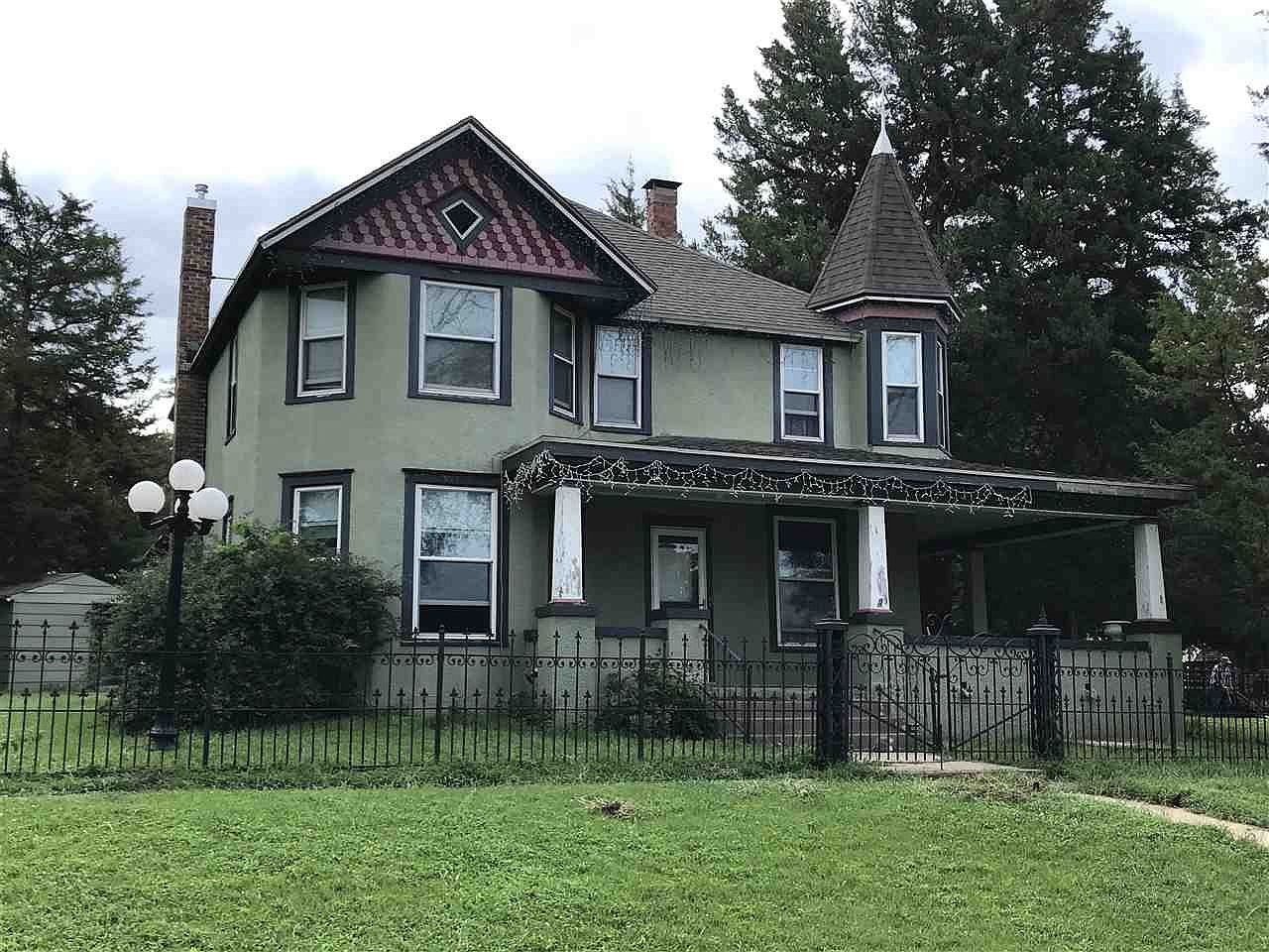 Under 150K Sunday c.1900 Queen Anne Victorian House For Sale Falls City, NE 68355. 120K