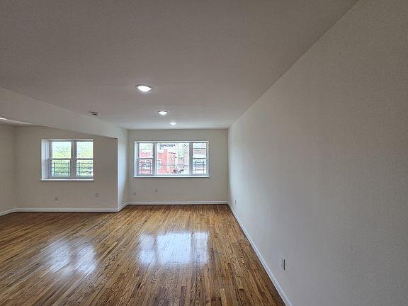 2nd image of 2515 Hone Ave #3