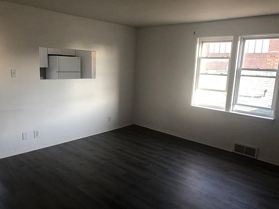 2nd image of 1837 Stanton Ave #3