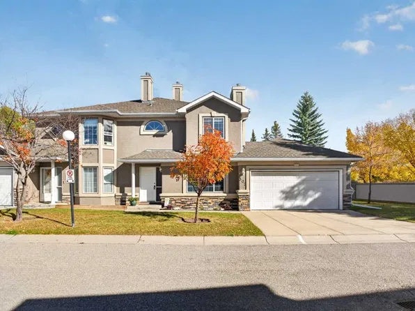 302 W Mount McKenzie Gdns SE, Calgary, AB T2Z 2P9