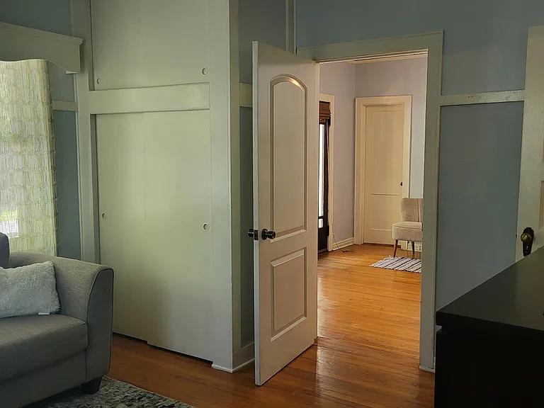 2030 Lakeshore Dr — Photo 17