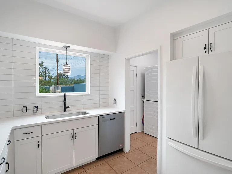 1815 E Waverly St #1 — Photo 8