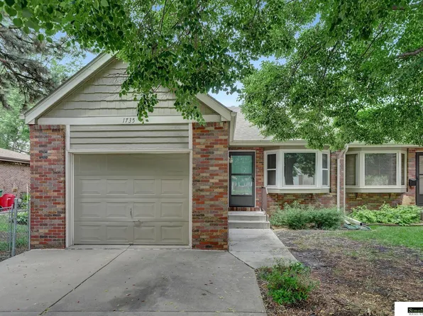 1735 S 38th St, Lincoln, NE 68506