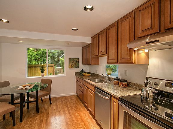 5th image of 12558 37th Ave NE