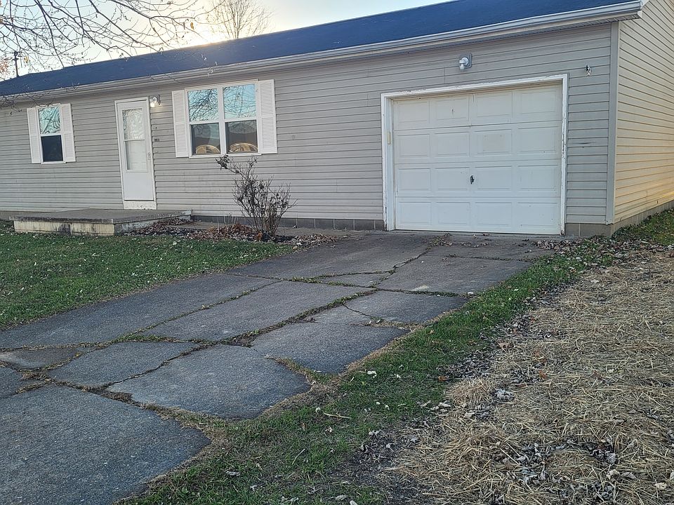 1st image of 430 E Oak St
