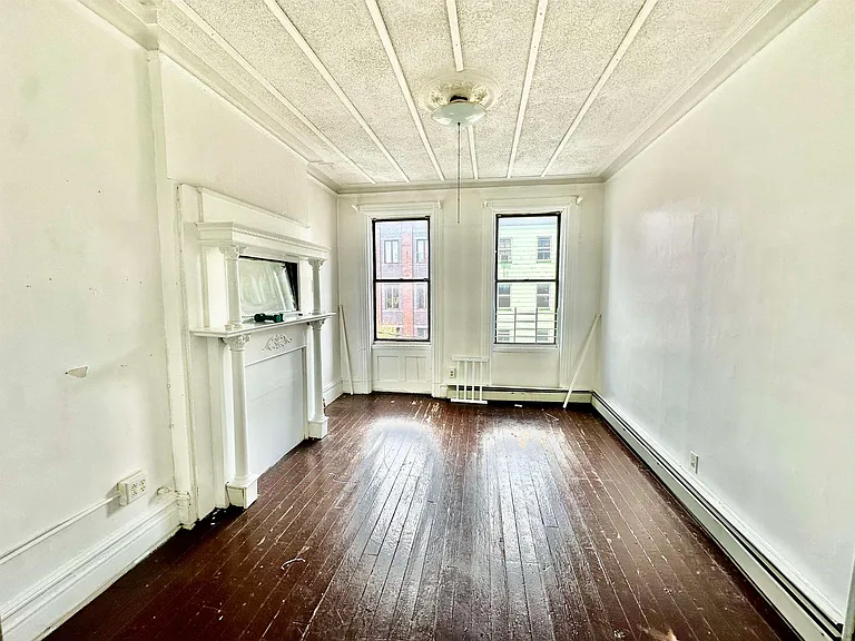 319 8th St #3R — Photo 1