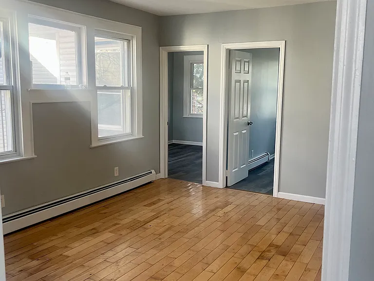 95 Alexander St #2 — Photo 2