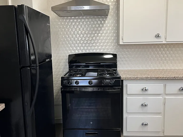 44325 Cedar Ave #D — Photo 3