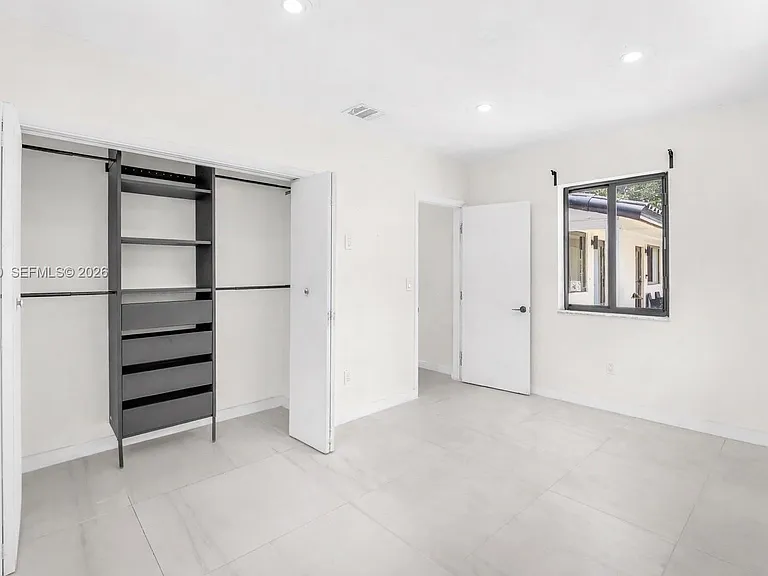 621 SW 33rd Ave #1 — Photo 6
