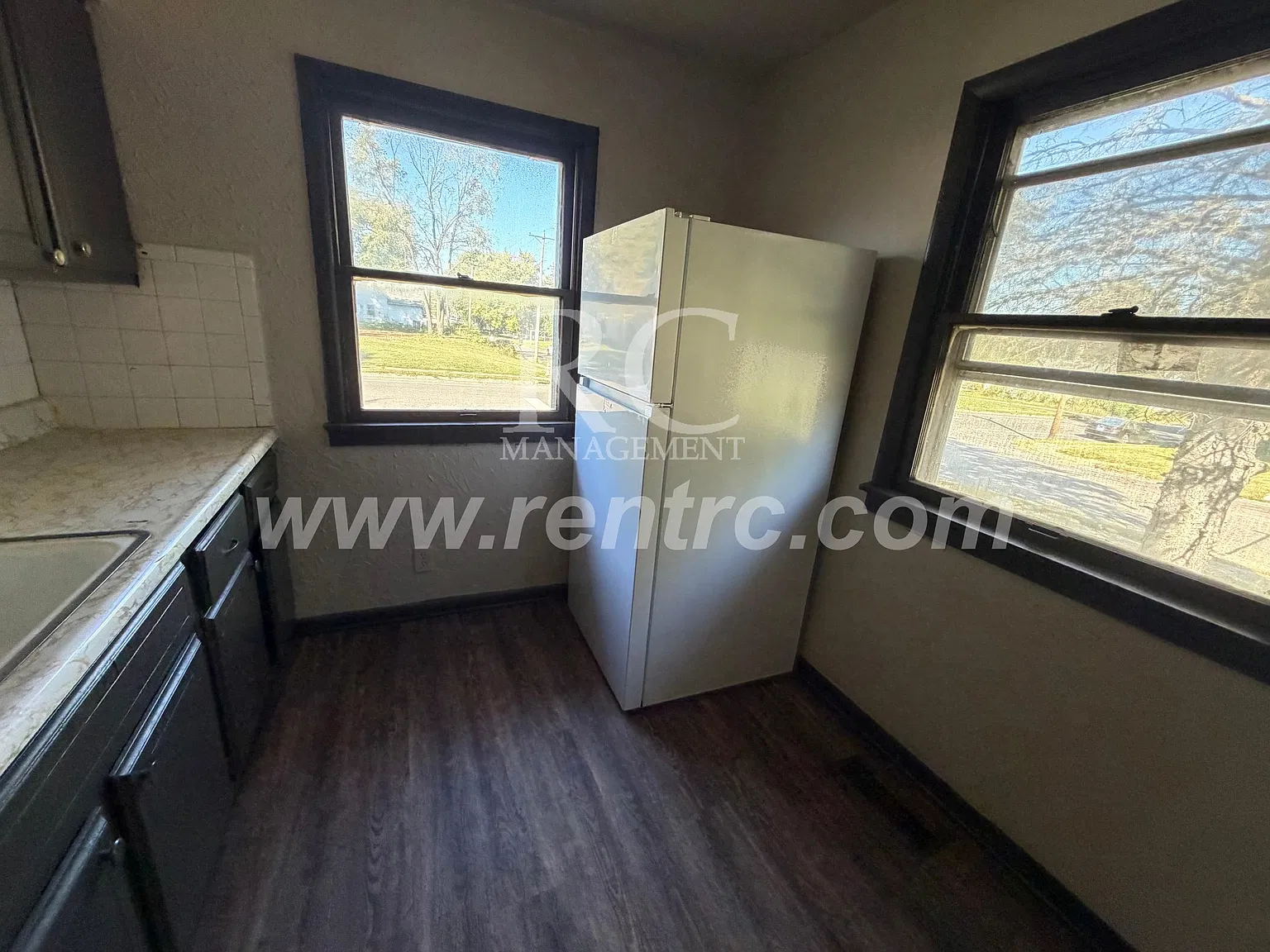 2 bed, 850 sqft, $550 — Photo 3