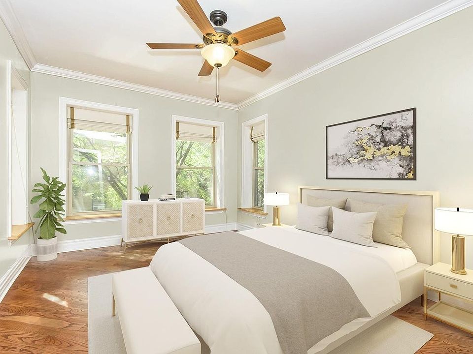 Master bedroom - 4 large windows which allow for a lot of natural light to come into the bedroom