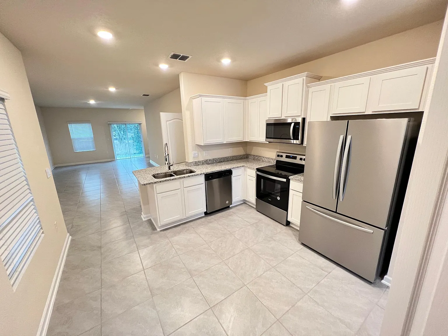 64 Pasadena Dr — Photo 4