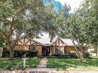 121 Royale Dr, Port Lavaca, TX 77979