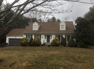 4 Louise Dr, Farmingdale, NJ 07727