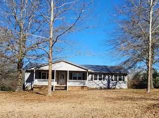 1140 Country Club Rd, Paris, TN 38242