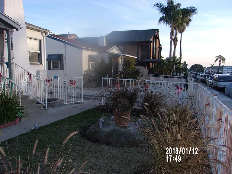 This is the front house of the duplex the 1 bedroom unit is behind this house