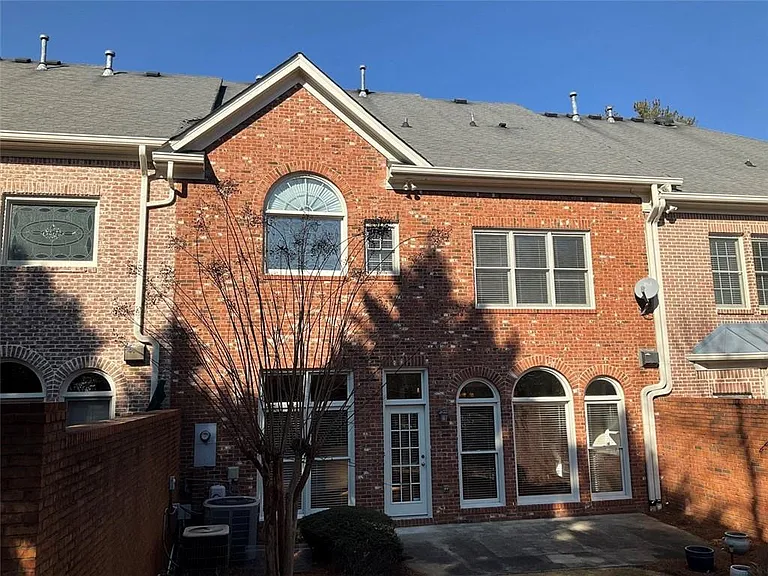 6193 Spalding Dr — Photo 19