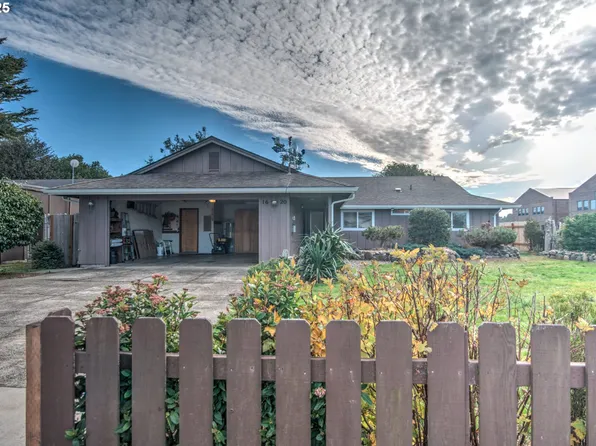 1620 26th St, Florence, OR 97439