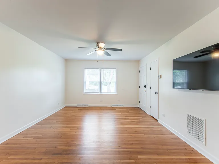 2218 Wayne Ave #A — Photo 10