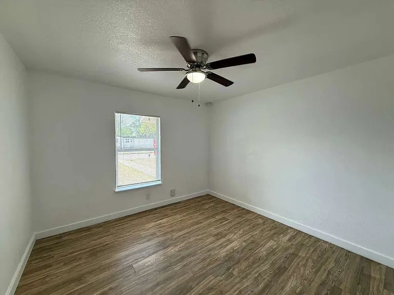 339 Brettonwood Dr — Photo 8