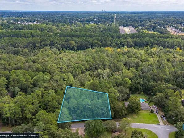 2624 Pleasant Valley Dr, Cantonment, FL 32533