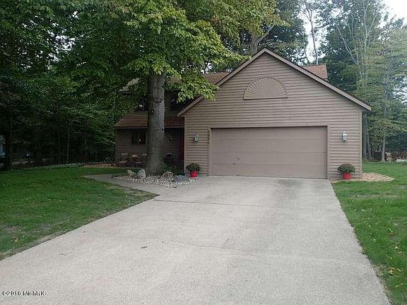 3rd image of 4446 Birchwood Ct