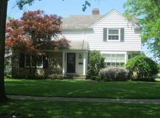 4121 Silsby Rd, University Heights, OH 44118