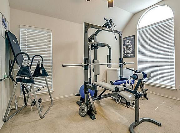 5th image of 6513 Matson Dr
