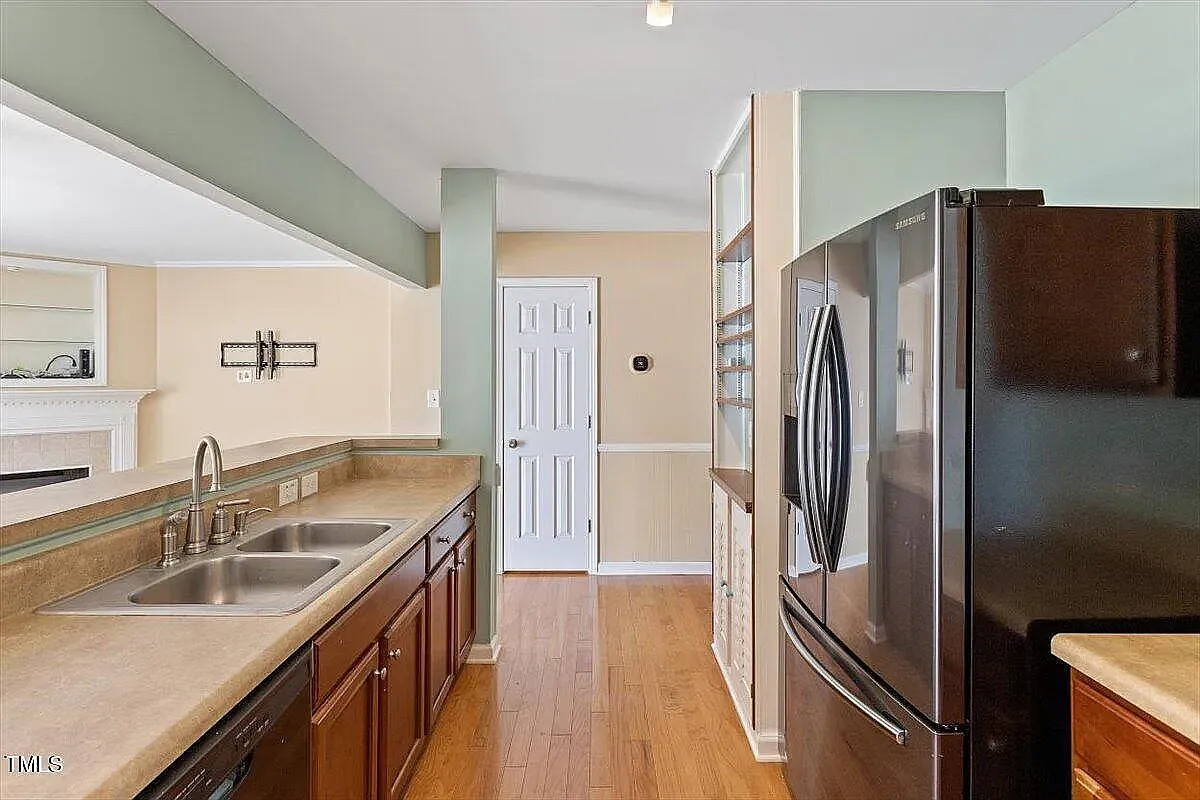 3 bed, 1458 sqft, $1,875 — Photo 4