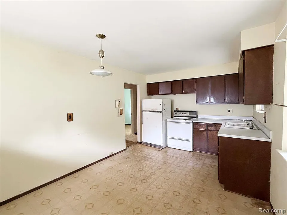 556 Trombley Dr