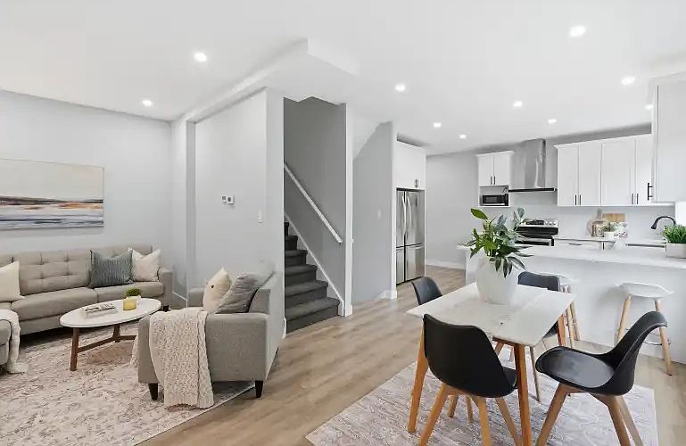 1st image of 544 Windermere Rd #1
