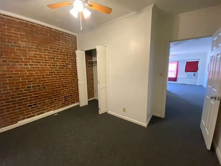 1100 W Monroe Ave — Photo 8