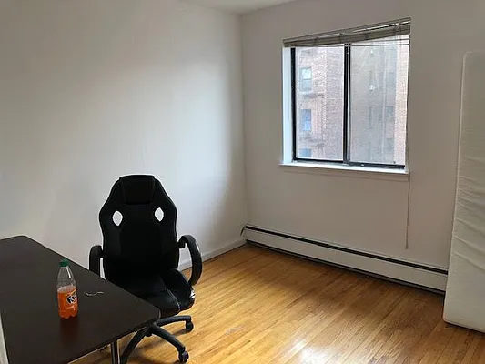 Rented by 18 REALTY | media 2