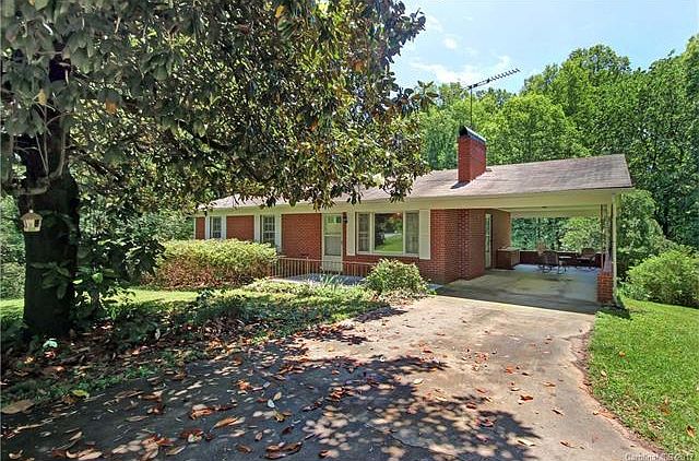 1st image of 205 Persimmon Cir