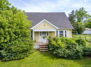 4781 Lower Mountain Rd, Lockport, NY 14094