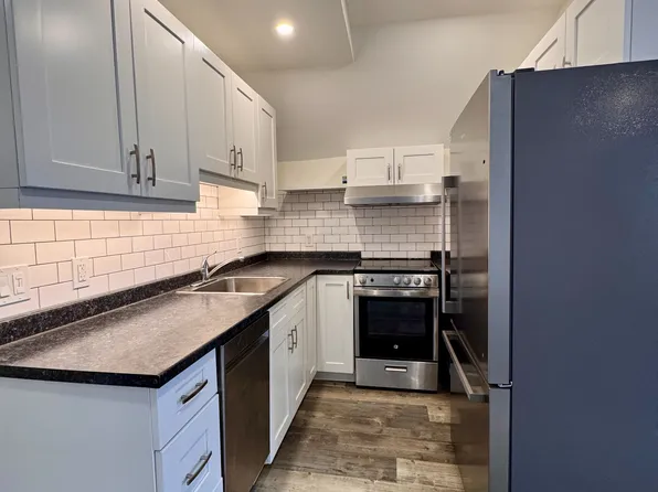 19 Cambridge St S, Kawartha Lakes, ON K9V 3B7