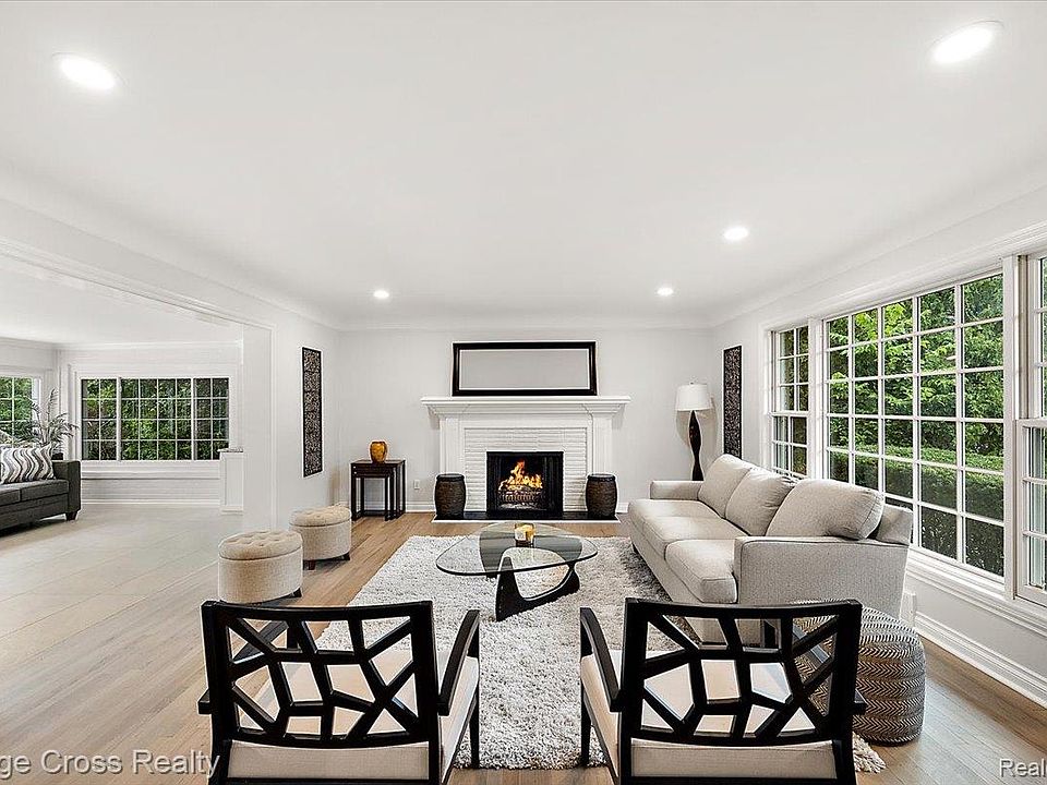 330 N Cranbrook Cross Rd, photo 17