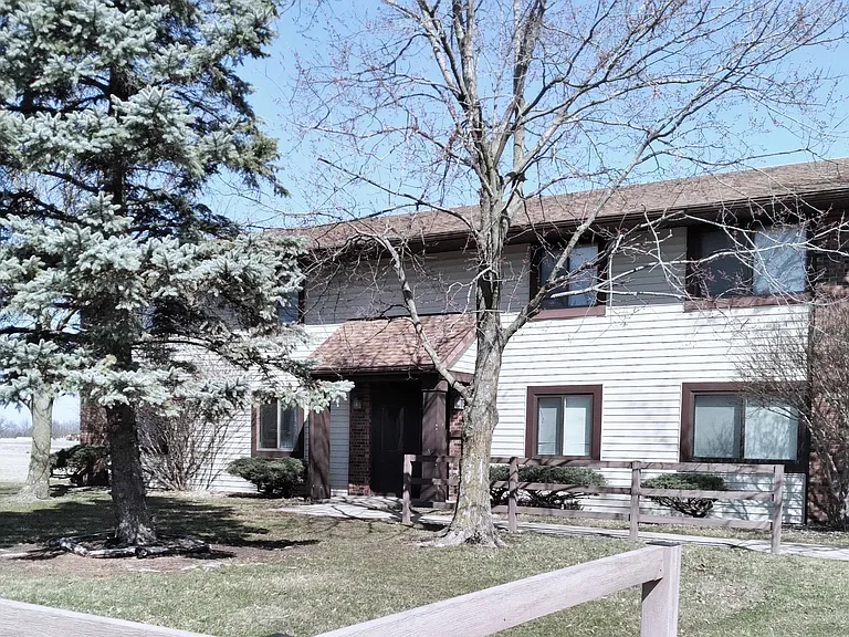 2600 Woodwind Ct — Photo 2