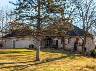 12401 Huntingdon Ln, Minnetonka, MN 55305