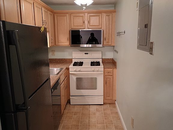 3rd image of 12 Kenmar Dr Unit 94