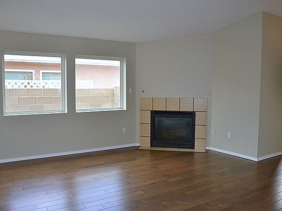 5th image of 323 Via Vista St SE